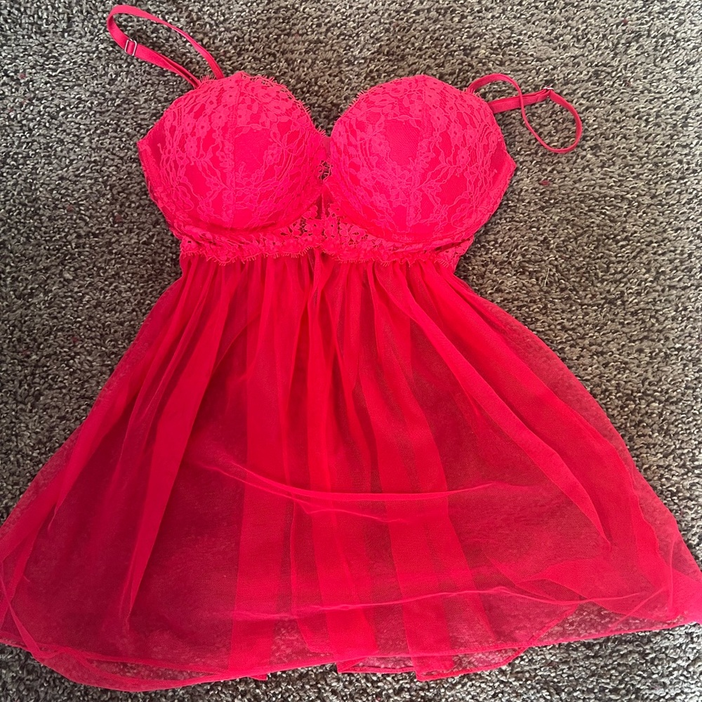 NWOT 34C lingerie
